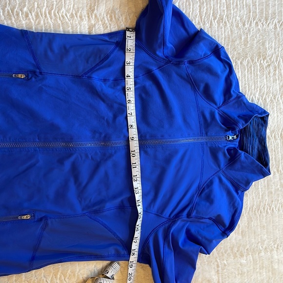 Athletic jacket - Picture 8 of 9